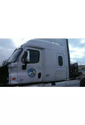 FREIGHTLINER CASCADIA 125 CAB