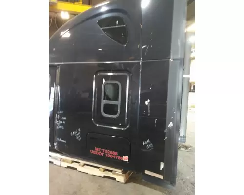 FREIGHTLINER CASCADIA 125 CAB