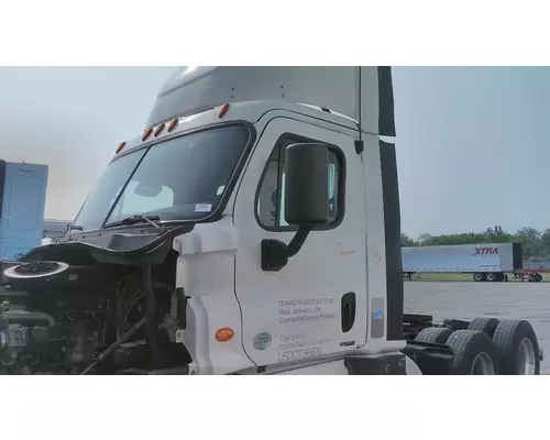 FREIGHTLINER CASCADIA 125 CAB