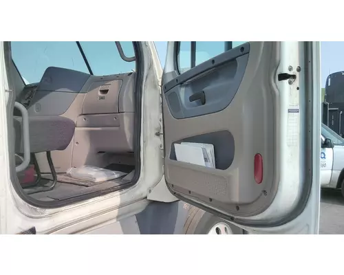 FREIGHTLINER CASCADIA 125 CAB