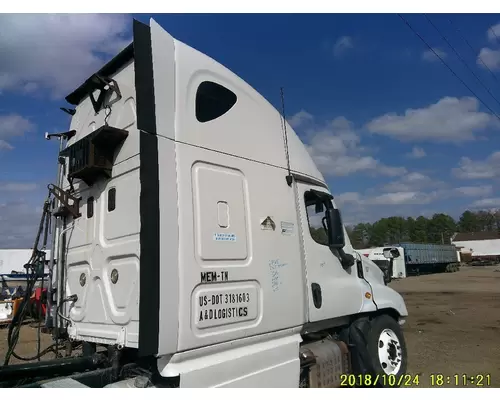 FREIGHTLINER CASCADIA 125 CAB