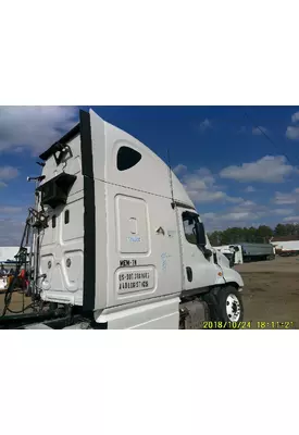 FREIGHTLINER CASCADIA 125 CAB