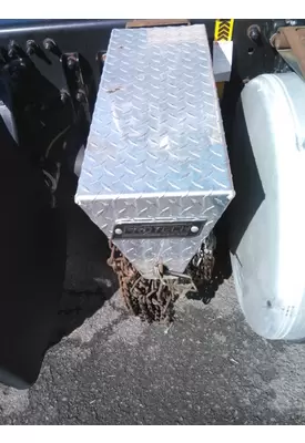 FREIGHTLINER CASCADIA 125 CHAIN HANGER