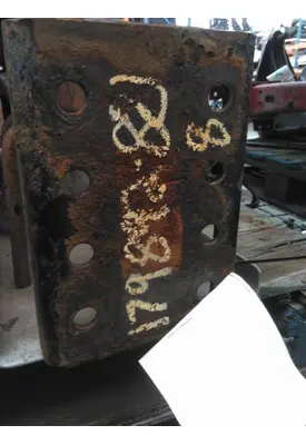 FREIGHTLINER CASCADIA 125 CHAIN HANGER