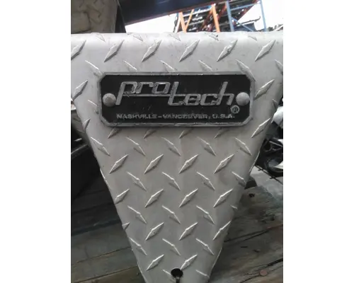 FREIGHTLINER CASCADIA 125 CHAIN HANGER
