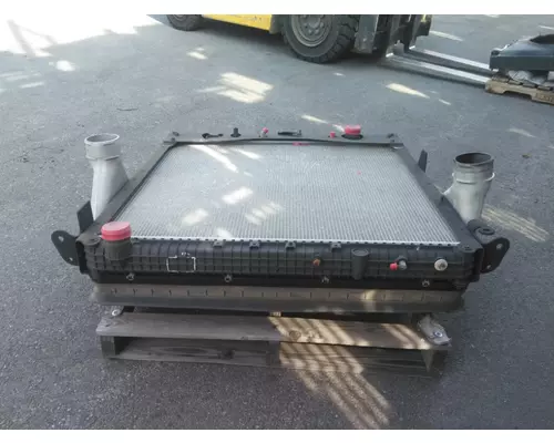FREIGHTLINER CASCADIA 125 COOLING ASSEMBLY (RAD, COND, ATAAC)
