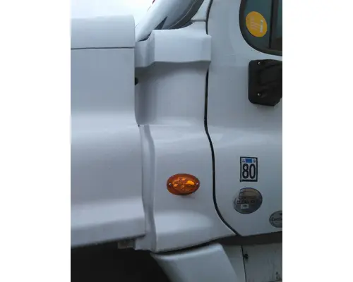FREIGHTLINER CASCADIA 125 COWL