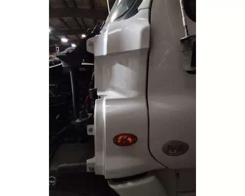 FREIGHTLINER CASCADIA 125 COWL