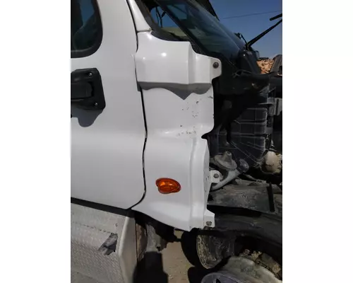 FREIGHTLINER CASCADIA 125 COWL