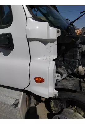 FREIGHTLINER CASCADIA 125 COWL