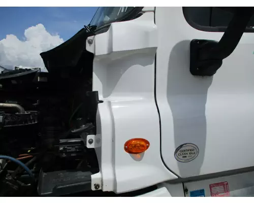 FREIGHTLINER CASCADIA 125 COWL