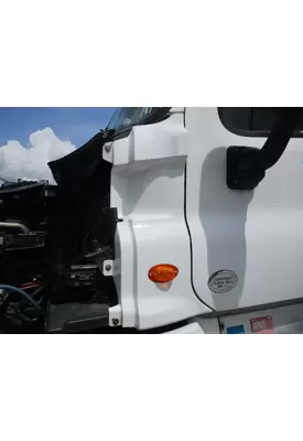 FREIGHTLINER CASCADIA 125 COWL