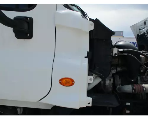 FREIGHTLINER CASCADIA 125 COWL