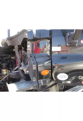 FREIGHTLINER CASCADIA 125 COWL