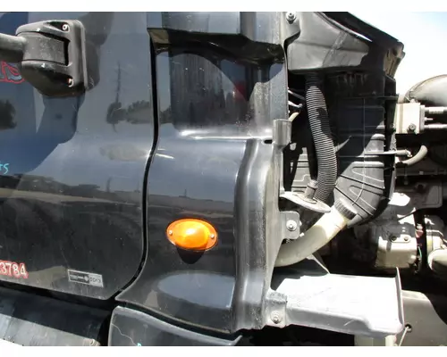 FREIGHTLINER CASCADIA 125 COWL