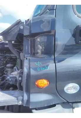 FREIGHTLINER CASCADIA 125 COWL