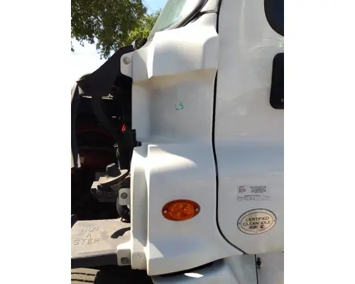 FREIGHTLINER CASCADIA 125 COWL