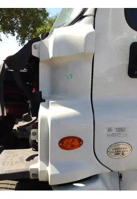 FREIGHTLINER CASCADIA 125 COWL
