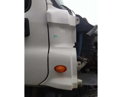 FREIGHTLINER CASCADIA 125 COWL