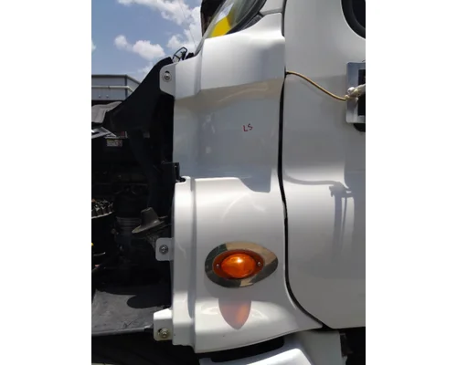 FREIGHTLINER CASCADIA 125 COWL