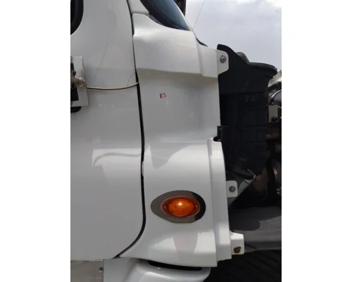 FREIGHTLINER CASCADIA 125 COWL