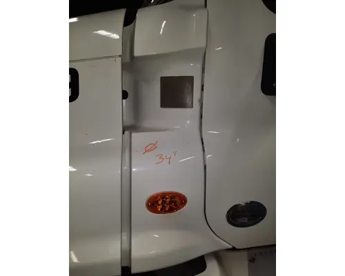 FREIGHTLINER CASCADIA 125 COWL