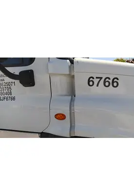 FREIGHTLINER CASCADIA 125 COWL