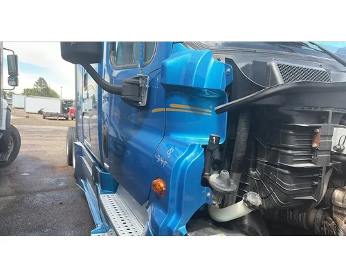 FREIGHTLINER CASCADIA 125 COWL