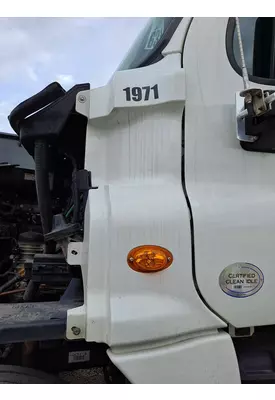 FREIGHTLINER CASCADIA 125 COWL