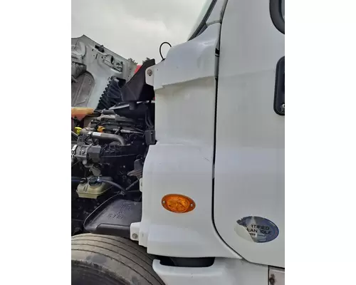 FREIGHTLINER CASCADIA 125 COWL