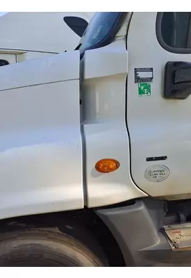 FREIGHTLINER CASCADIA 125 COWL
