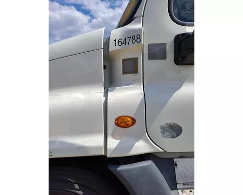 FREIGHTLINER CASCADIA 125 COWL