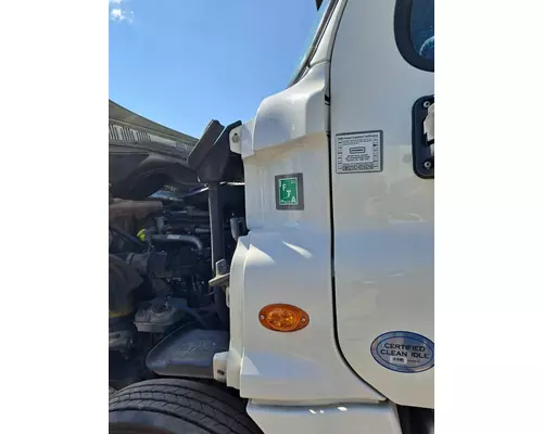 FREIGHTLINER CASCADIA 125 COWL