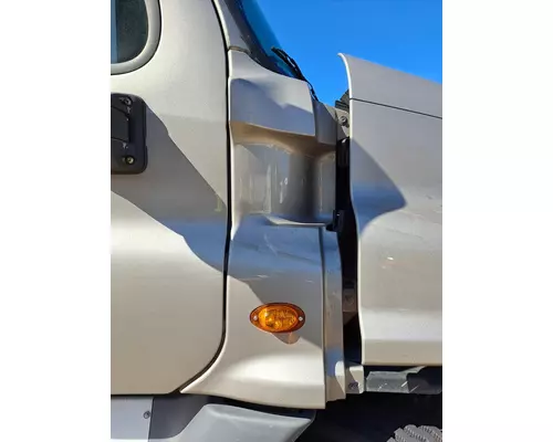 FREIGHTLINER CASCADIA 125 COWL