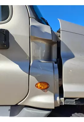 FREIGHTLINER CASCADIA 125 COWL