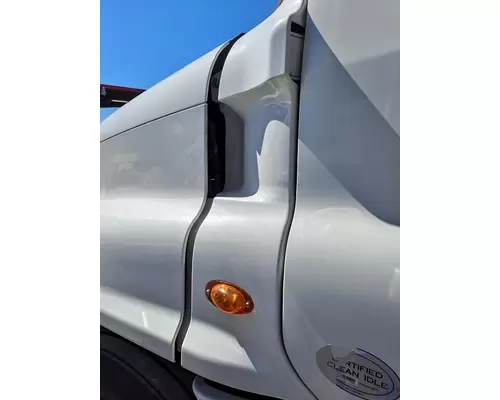 FREIGHTLINER CASCADIA 125 COWL