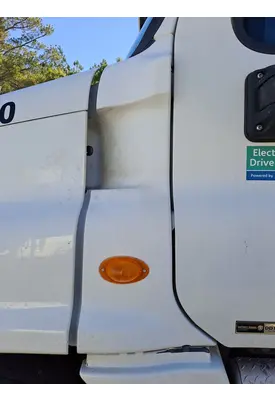 FREIGHTLINER CASCADIA 125 COWL