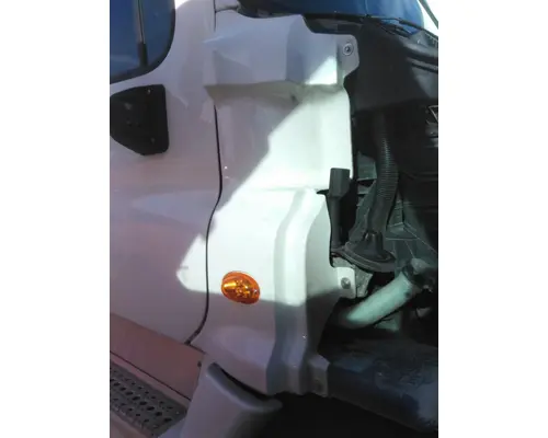 FREIGHTLINER CASCADIA 125 COWL