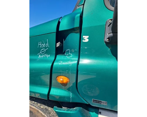 FREIGHTLINER CASCADIA 125 COWL