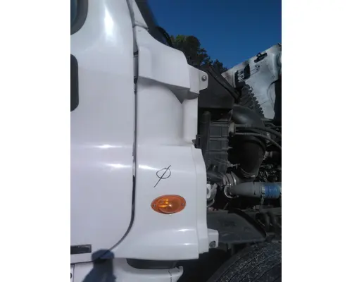 FREIGHTLINER CASCADIA 125 COWL