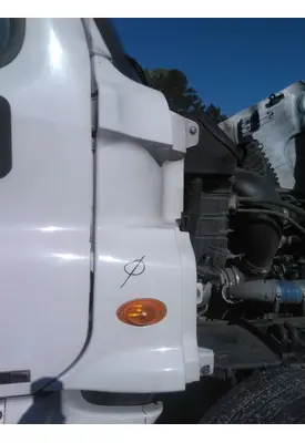 FREIGHTLINER CASCADIA 125 COWL