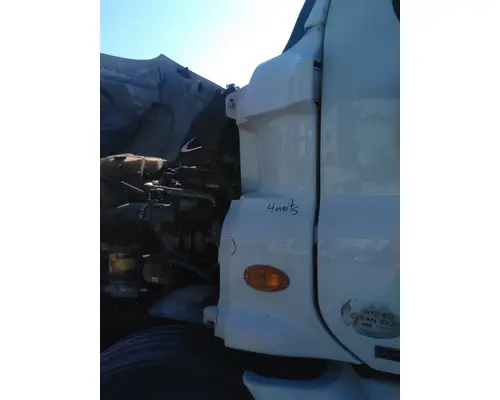 FREIGHTLINER CASCADIA 125 COWL