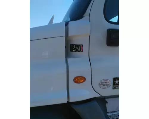 FREIGHTLINER CASCADIA 125 COWL