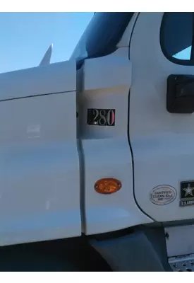 FREIGHTLINER CASCADIA 125 COWL