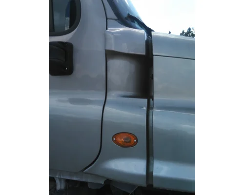 FREIGHTLINER CASCADIA 125 COWL