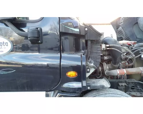 FREIGHTLINER CASCADIA 125 COWL