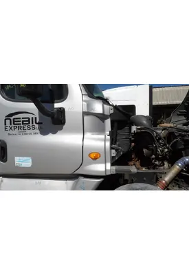 FREIGHTLINER CASCADIA 125 COWL