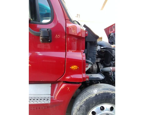 FREIGHTLINER CASCADIA 125 COWL