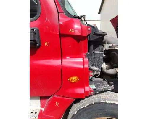 FREIGHTLINER CASCADIA 125 COWL