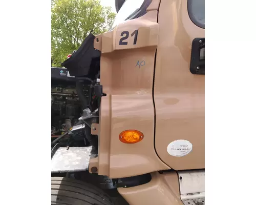 FREIGHTLINER CASCADIA 125 COWL